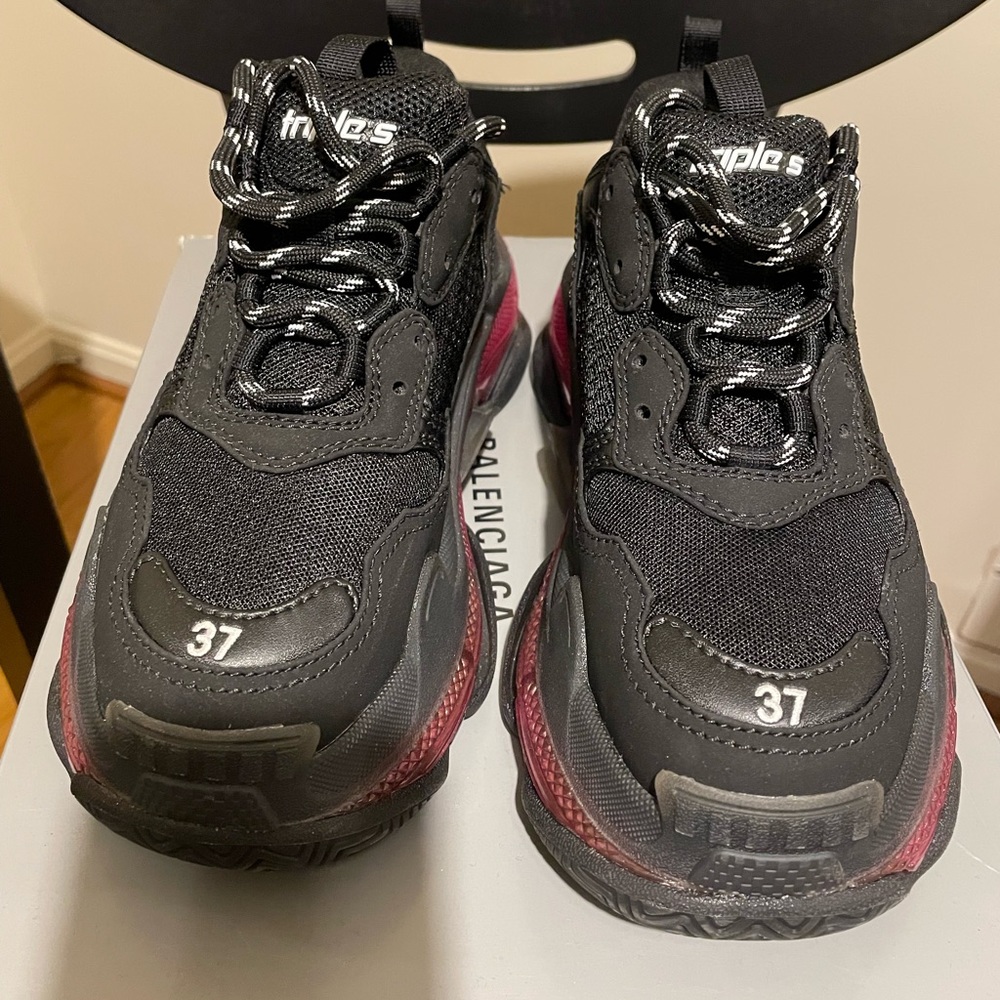 ✨Balenciaga Women’s Triple S clear sole chunky sneakers✨